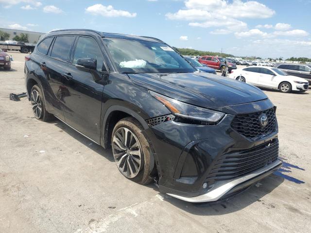 Photo 4 from auction – 2022 TOYOTA HIGHLANDER with VIN 5TDLZRAH8NS121178