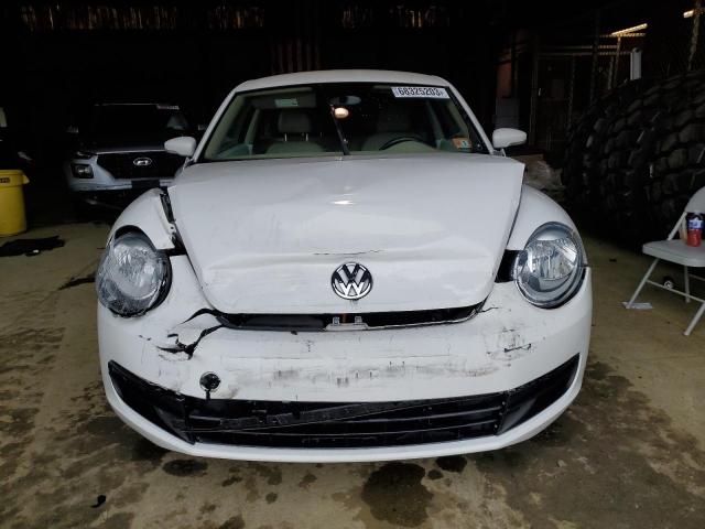 Photo 5 from auction – 2013 VOLKSWAGEN BEETLE with VIN 3VWJX7AT6DM677071