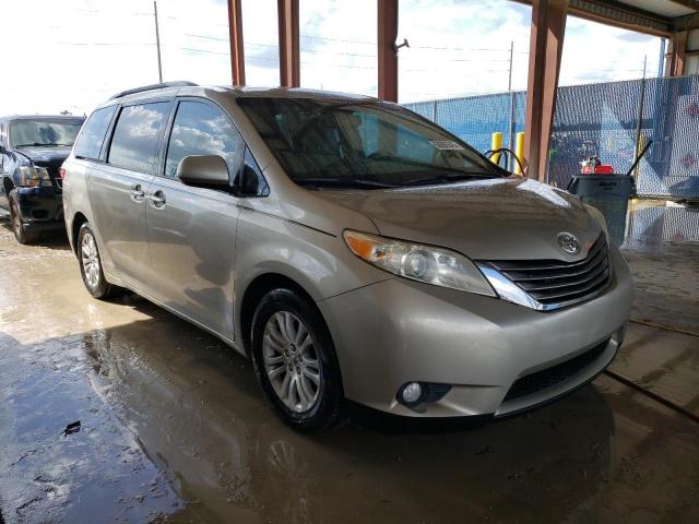 Photo 4 from auction – 2017 TOYOTA SIENNA XLE with VIN 5TDYZ3DC2HS789825