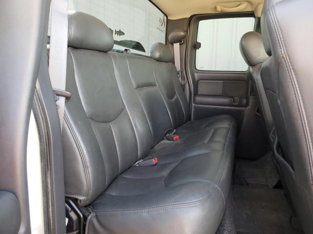 Photo 10 from auction – 2004 CHEVROLET SILVERADO with VIN 1GCEK19T44E234878