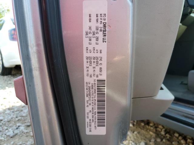 Photo 14 from auction – 2008 CHRYSLER TOWN & COU with VIN 2A8HR54P68R731412