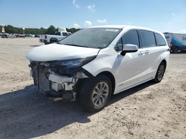 TOYOTA SIENNA LE 2021 with VIN 5TDKRKEC8MS071561 - Photo from auction