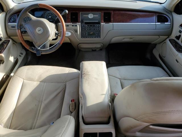 Photo 8 from auction – 2003 LINCOLN TOWN CAR C with VIN 1LNHM83W43Y644558