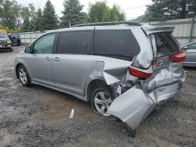 Photo 2 from auction – 2018 TOYOTA SIENNA LE with VIN 5TDKZ3DC7JS921652