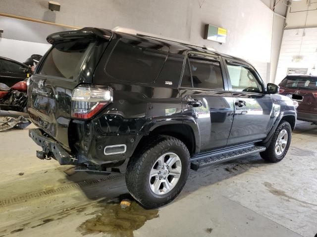 Photo 3 from auction – 2018 TOYOTA 4RUNNER SR with VIN JTEBU5JR4J5536442