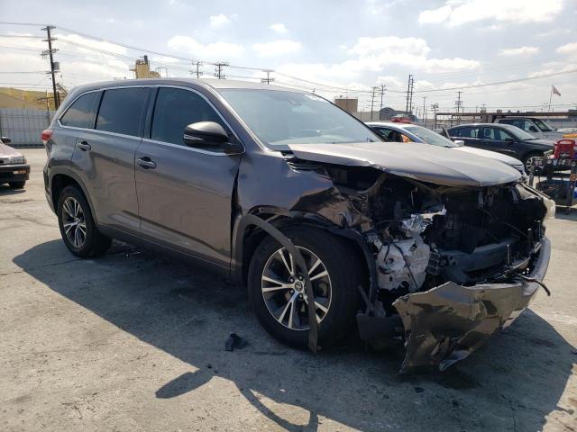 Photo 4 from auction – 2017 TOYOTA HIGHLANDER with VIN 5TDZZRFH1HS221050