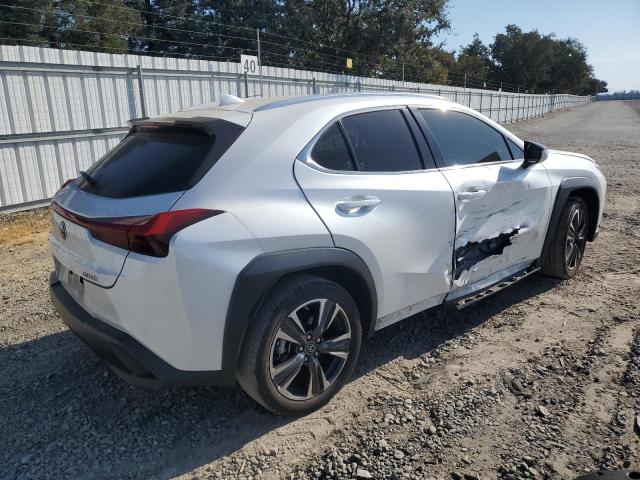 Photo 3 from auction – 2020 LEXUS UX 200 with VIN JTHX3JBH4L2031239