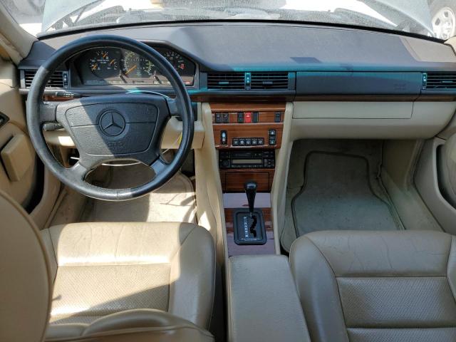 Photo 8 from auction – 1995 MERCEDES-BENZ E 320 BASE with VIN WDBEA32E7SC176234