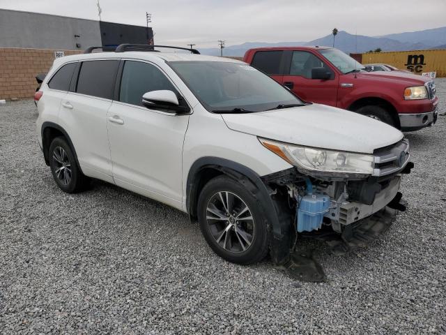 Photo 4 from auction – 2017 TOYOTA HIGHLANDER with VIN 5TDBGRFH8HS020902