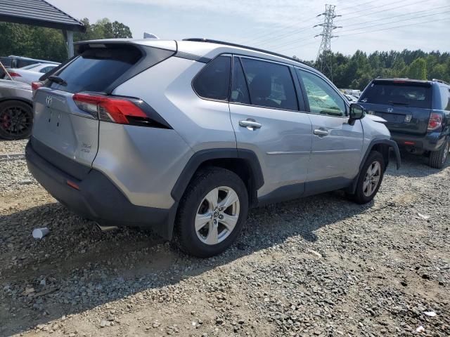 Photo 3 from auction – 2019 TOYOTA RAV4 XLE with VIN JTMP1RFV5KD519821