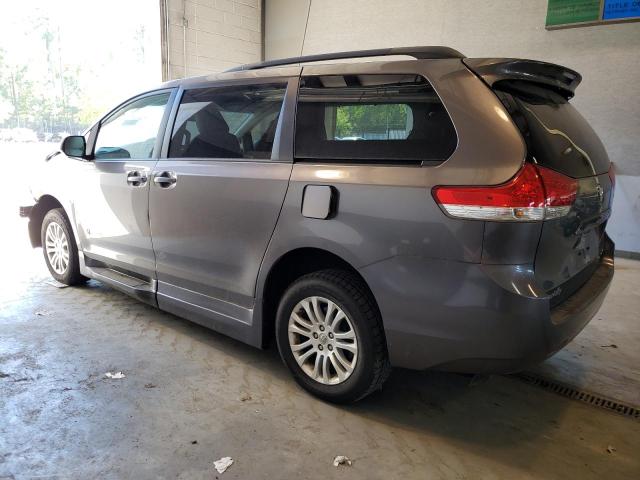 Photo 2 from auction – 2014 TOYOTA SIENNA XLE with VIN 5TDYK3DC4ES435658