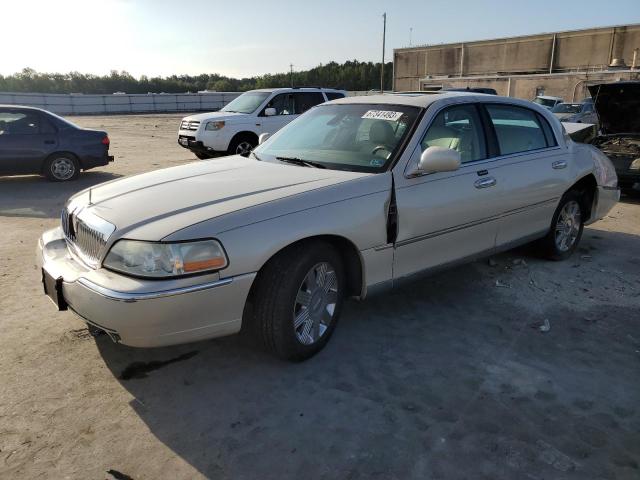 LINCOLN TOWN CAR C 2003 with VIN 1LNHM83W43Y644558 - Photo from auction