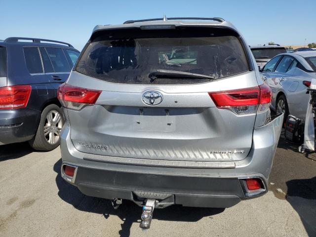 Photo 6 from auction – 2017 TOYOTA HIGHLANDER with VIN 5TDDZRFH4HS364083