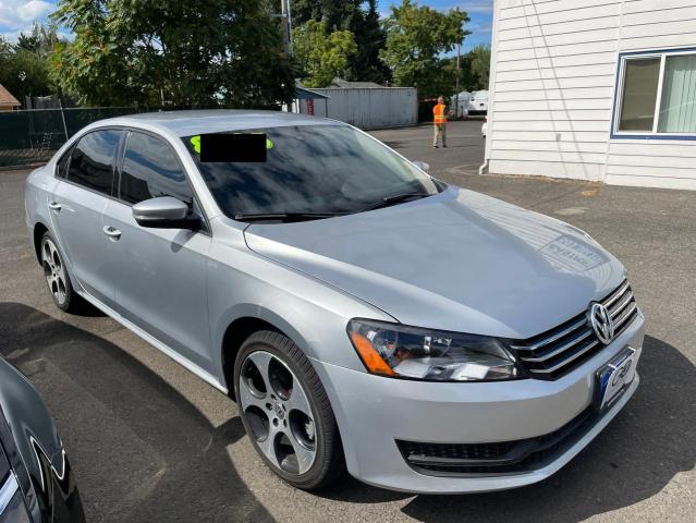 VOLKSWAGEN PASSAT S 2015 with VIN 1VWAT7A33FC056516 - Photo from auction