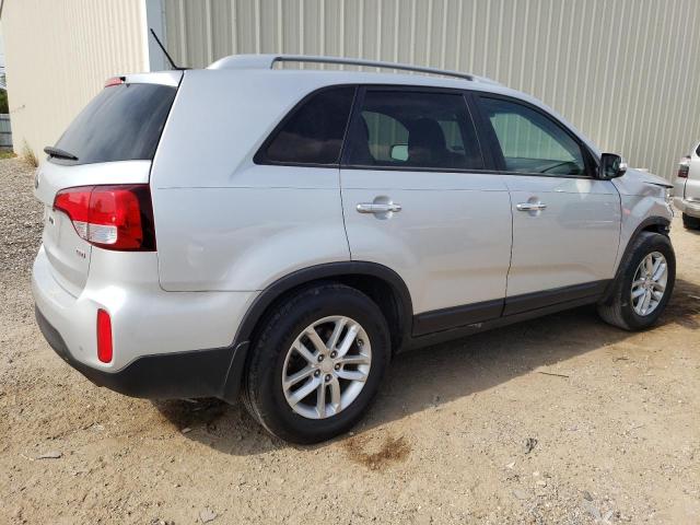 Photo 3 from auction – 2015 KIA SORENTO LX with VIN 5XYKT3A69FG560929