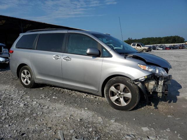 Photo 4 from auction – 2014 TOYOTA SIENNA LE with VIN 5TDKK3DC4ES485014