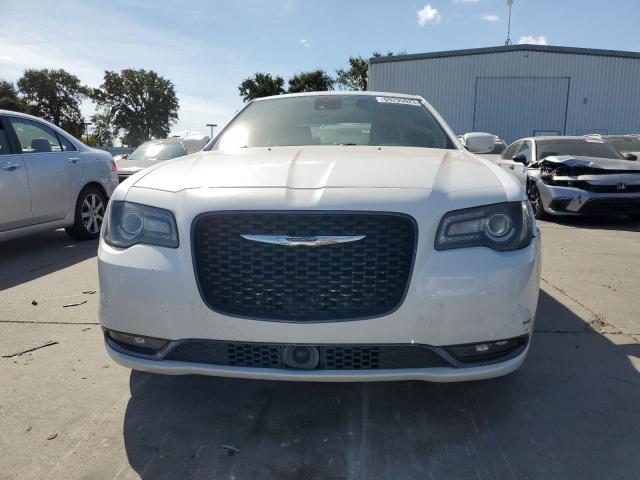 Снимка 5 от търг – 2015 CHRYSLER 300 S с VIN 2C3CCABG8FH780682