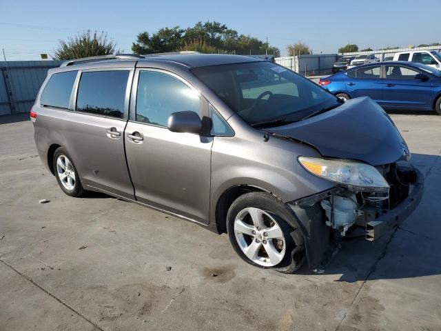 Photo 4 from auction – 2012 TOYOTA SIENNA LE with VIN 5TDKK3DC4CS201815