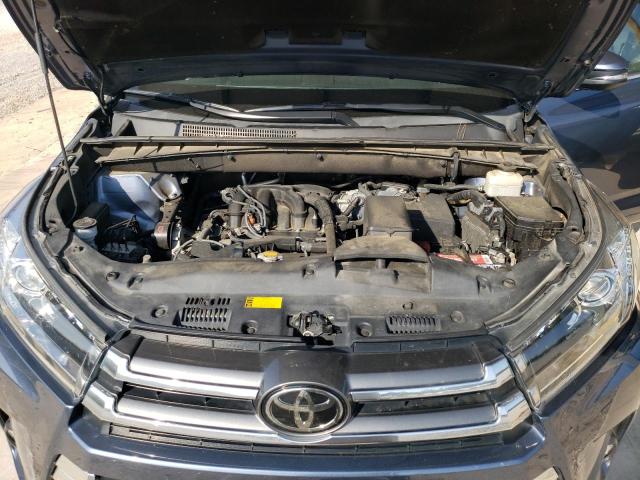 Photo 11 from auction – 2017 TOYOTA HIGHLANDER with VIN 5TDYZRFH1HS203756