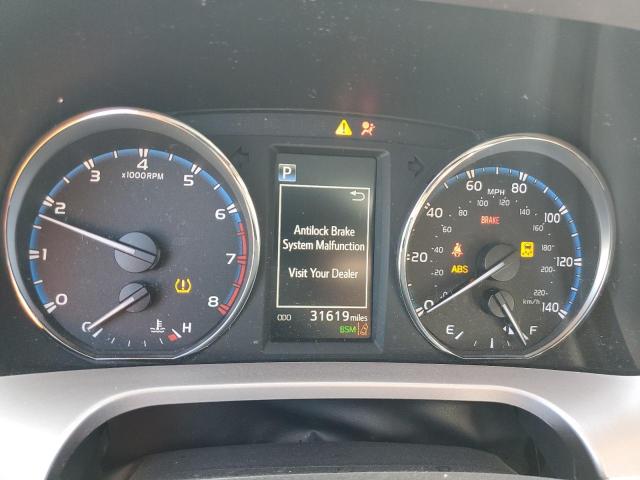 Photo 9 from auction – 2018 TOYOTA RAV4 LIMIT with VIN JTMDFREV4JD252143