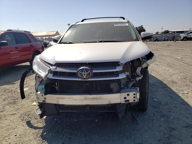 Photo 5 from auction – 2018 TOYOTA HIGHLANDER with VIN 5TDJZRFH1JS871354