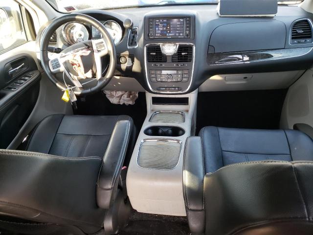 Photo 8 from auction – 2015 CHRYSLER TOWN & COU with VIN 2C4RC1CG0FR646571