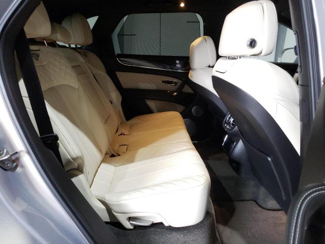 Photo 11 from auction – 2017 BENTLEY BENTAYGA with VIN SJAAC2ZV0HC014028