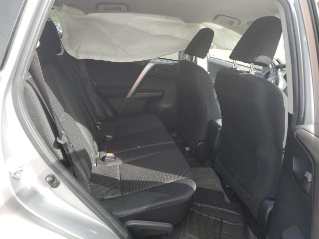 Photo 10 from auction – 2018 TOYOTA RAV4 LE with VIN JTMBFREV8JJ201642