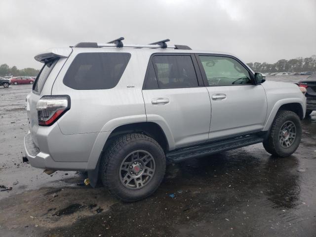 Photo 3 from auction – 2019 TOYOTA 4RUNNER SR with VIN JTEBU5JR4K5728610