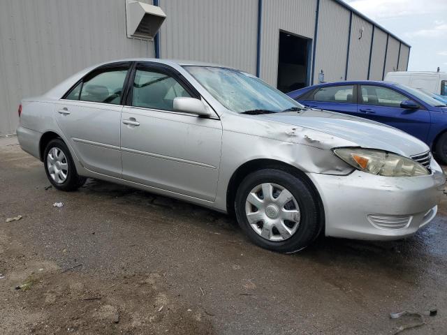 Photo 4 from auction – 2005 TOYOTA CAMRY LE with VIN 4T1BE32K35U972715