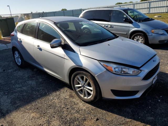 Foto 4 de la subasta – 2017 FORD FOCUS SE con VIN 1FADP3K20HL331836