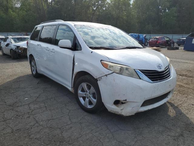 Photo 4 from auction – 2014 TOYOTA SIENNA LE with VIN 5TDKK3DC3ES488731