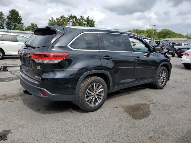 Photo 3 from auction – 2019 TOYOTA HIGHLANDER with VIN 5TDJZRFH5KS584469