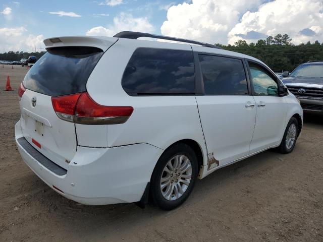 Photo 3 from auction – 2011 TOYOTA SIENNA XLE with VIN 5TDYK3DC5BS027732