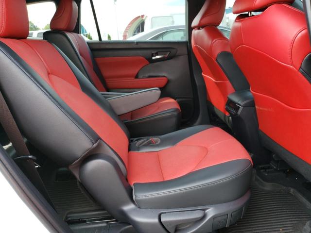 Photo 11 from auction – 2022 TOYOTA HIGHLANDER with VIN 5TDLZRBH3NS236690