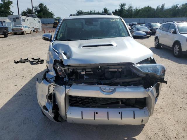 Photo 5 from auction – 2020 TOYOTA 4RUNNER SR with VIN JTEBU5JR7L5755852