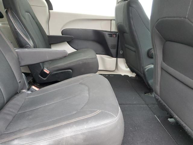 Photo 11 from auction – 2017 CHRYSLER PACIFICA L with VIN 2C4RC1CG0HR608583