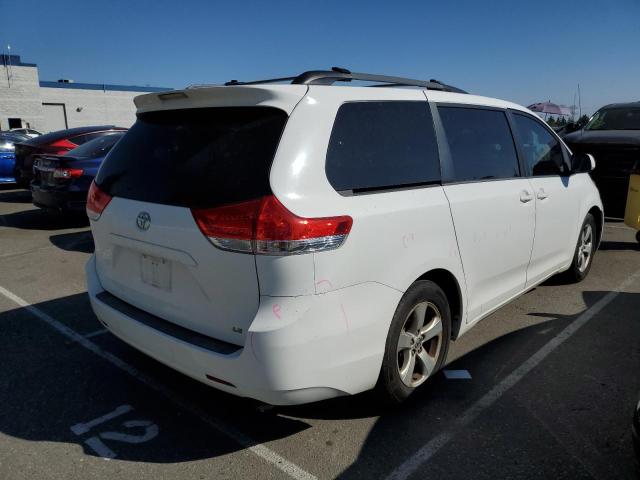 Photo 3 from auction – 2013 TOYOTA SIENNA LE with VIN 5TDKK3DC7DS401928
