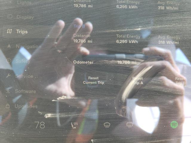 Photo 9 from auction – 2022 TESLA MODEL S with VIN 5YJSA1E50NF476032