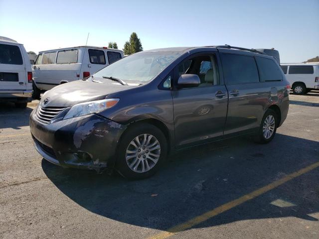 Photo 1 from auction – 2013 TOYOTA SIENNA XLE with VIN 5TDYK3DC6DS390205