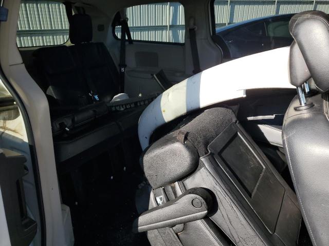Photo 11 from auction – 2013 CHRYSLER TOWN & COU with VIN 2C4RC1BG3DR610355