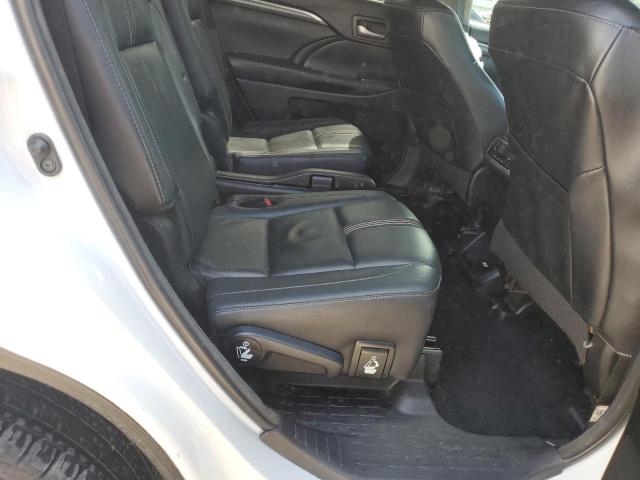 Photo 11 from auction – 2018 TOYOTA HIGHLANDER with VIN 5TDKZRFH3JS531238
