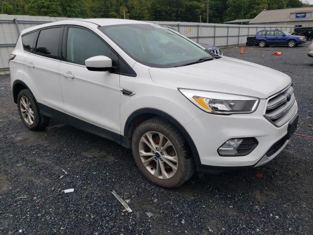 Photo 4 from auction – 2017 FORD ESCAPE SE with VIN 1FMCU9GDXHUB87052