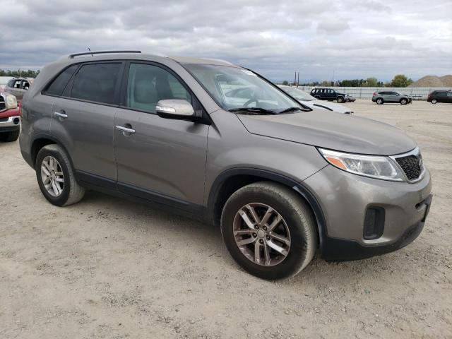 Photo 4 from auction – 2015 KIA SORENTO LX with VIN 5XYKT4A75FG587463