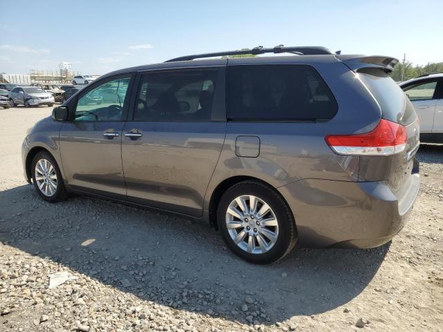 Photo 2 from auction – 2011 TOYOTA SIENNA XLE with VIN 5TDYK3DC5BS108665