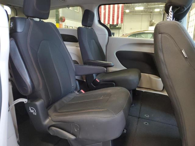 Photo 11 from auction – 2017 CHRYSLER PACIFICA T with VIN 2C4RC1DG0HR518221