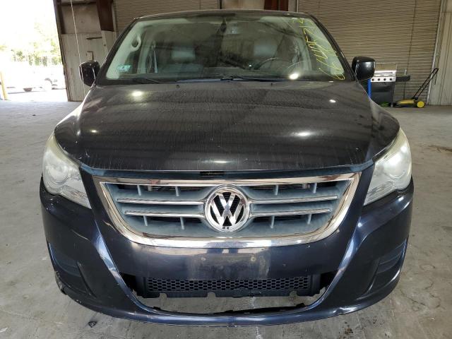 Photo 5 from auction – 2010 VOLKSWAGEN ROUTAN with VIN 2V4RW3D10AR294328