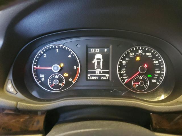 Photo 9 from auction – 2015 VOLKSWAGEN PASSAT SEL with VIN 1VWCV7A30FC035903