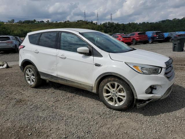 Photo 4 from auction – 2017 FORD ESCAPE SE with VIN 1FMCU9GD3HUC41436