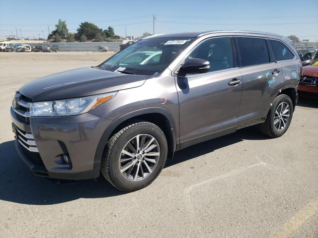 TOYOTA HIGHLANDER 2019 with VIN 5TDJZRFH2KS569878 - Photo from auction